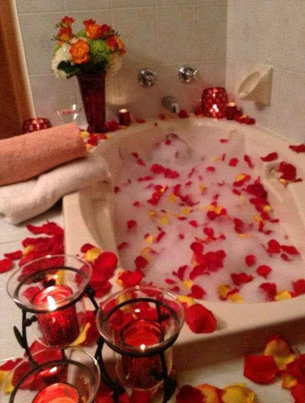 LVNDR Pure Essentials - Luxury Milk Bath